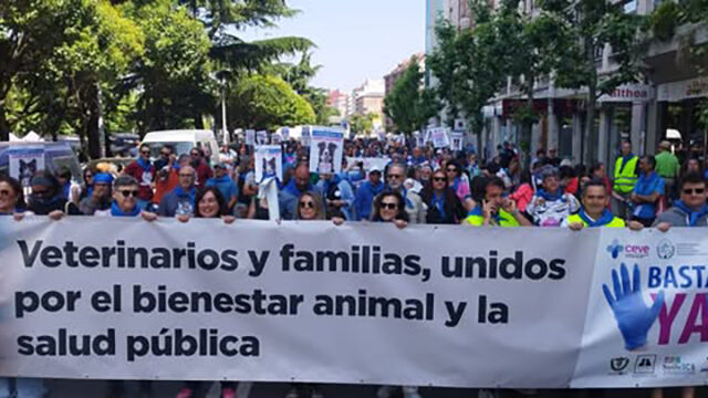 León se manifiesta contra la normativa de medicamentos veterinarios